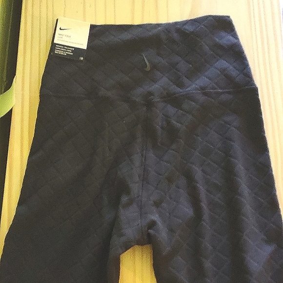 NIKE YOGA PANTS - Picture 3 of 7